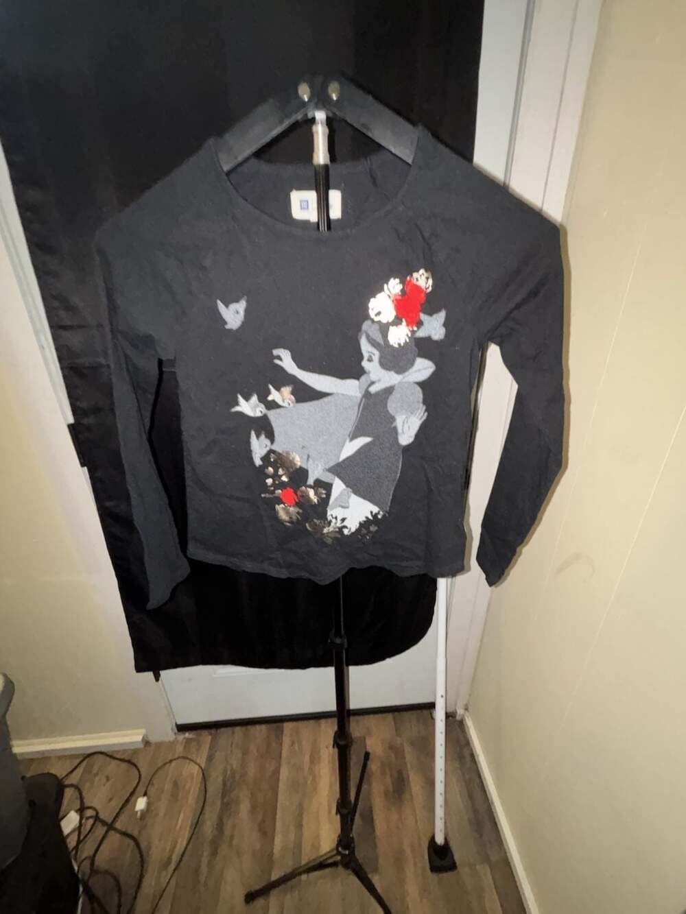 Gap Kids Disney Snow White Black Long Sleeve Graphic T-Shirt Size L (10-11)
